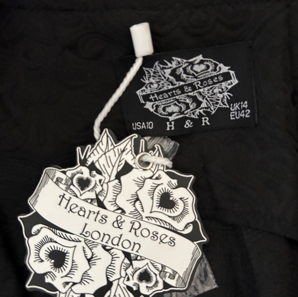 Hearts & Roses London Elegant Black Vest - Picture 6 of 10